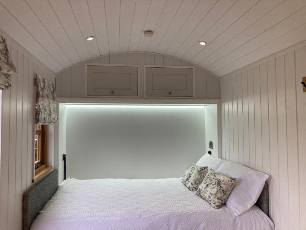 Villa The Snug At Coed Y Gaer Oswestry Exterior foto